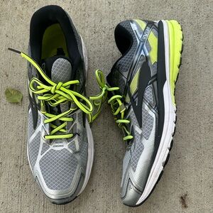 Brooks Men's Ravenna 7 Running Shoe, Green Size 12